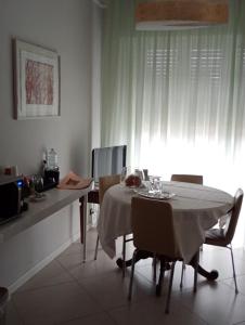 Μια τηλεόραση ή/και κέντρο ψυχαγωγίας στο Home & B