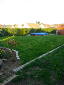 Κήπος έξω από το Chez Nicks