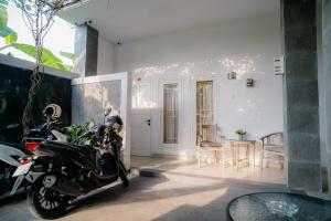 Φωτογραφία από το άλμπουμ του Adijaya Room 1 στο Σεμινιάκ