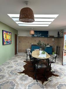 Posezení v ubytování Hostal La Vie est Belle + 10 fotografií