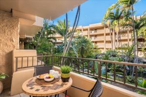 Imagen de la galería de Paki Maui 217 · PM 217 Cozy 1BR Oceanfront Condo w Pool, en Lahaina