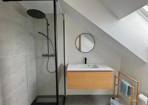 Koupelna v ubytování La Cidrerie, havre entre campagne et océan + 24 fotografií