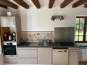 Η κουζίνα ή μικρή κουζίνα στο gîte à la campagne