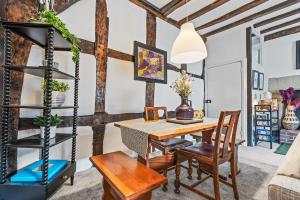 Χώρος καθιστικού στο #54 The Balti Cottage Apartment