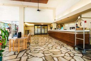 Lobbyen eller receptionen på Pacific Monarch 1806 + 5 billeder