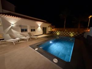 Bazén v ubytování Exklusive Villa mit beheiztem Pool in Costa Adeje nebo v jeho okolí