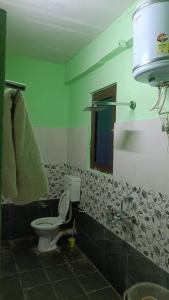 Ένα μπάνιο στο Hotel River View +18 φωτογραφίες