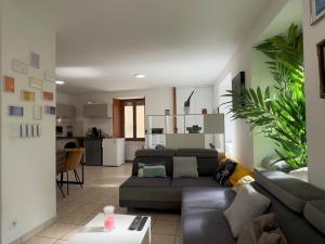 Η κουζίνα ή μικρή κουζίνα στο Escapade Coubonnaise