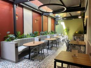 Restaurace v ubytování Hotel Ryo 74b Piso 7 Vip