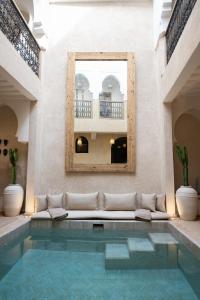 Πισίνα στο ή κοντά στο Riad Kasbah Lover Swimming pool breakfast included