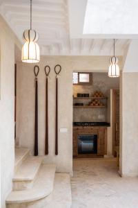Η κουζίνα ή μικρή κουζίνα στο Riad Kasbah Lover Swimming pool breakfast included +41 φωτογραφίες