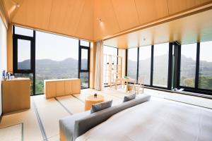 Una imagen general de la montaña o una montaña tomada desde el resort 23 fotos más