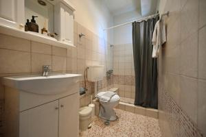 Koupelna v ubytování Νηρηίδες