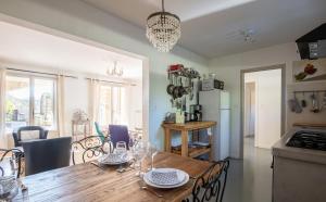 Η κουζίνα ή μικρή κουζίνα στο Monet - Mas de Rey