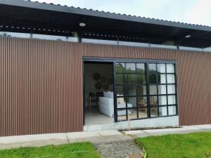 Budova, kde se prázdninový dům nachází