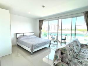 Voodi või voodid majutusasutuse Bangsaray Beach Condo B421 บางเสร่ บีช toas
