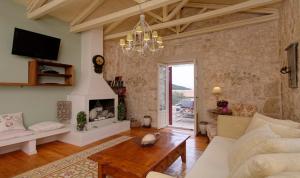 Χώρος καθιστικού στο Villa Aurora