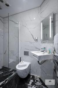 Ένα μπάνιο στο 2Bedroom apartment by the castle