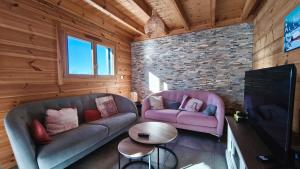 Un lugar para sentarse en Évasion jurassienne, séjour cosy bois