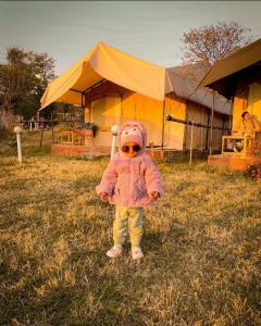 Παιδιά που μένουν στο CampKelang Bir Luxury Tents in Bir Billing