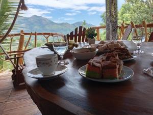 Γενική θέα στο βουνό ή θέα στο βουνό από  αυτό το καταφύγιο