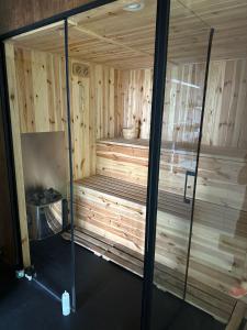 Fotografie z fotogalerie ubytování The Underground MOOTEL v destinaci Porumbacu de Jos