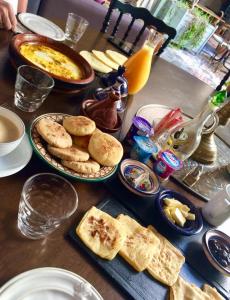 Φαγητό σε αυτός ο ξενώνας ή κάπου εκεί κοντά