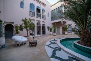 Πισίνα στο ή κοντά στο Kasbah La Moun Luxury Riad & Spa