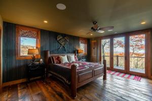 Ένα ή περισσότερα κρεβάτια σε δωμάτιο στο Bailey's Creek Lodge