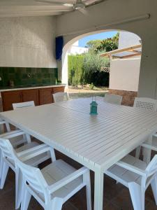 Φωτογραφία από το άλμπουμ του Palomera, Calafat, piscina, frente al mar, a 5 mn de la playa, wifi, zona residencial σε Calafat