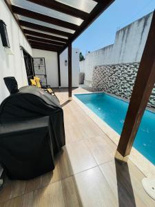 Бассейн в Modern 3BR with private pool near the beach или поблизости