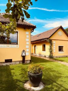 Fotografie z fotogalerie ubytování Romantic Escape at Joyard v destinaci Porumbacu de Sus