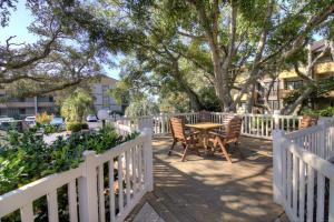 Κήπος έξω από το Mariner's Cove - A 202