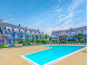 Bazén v ubytování L'Eclose nebo v jeho okolí