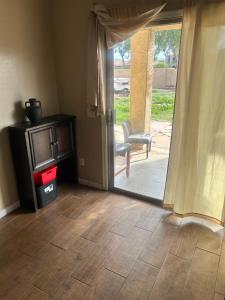 Patio nebo venkovní prostory v ubytování West Phoenix Value Room 4 Bennet