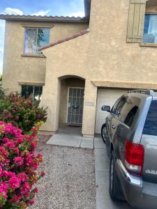 Budova, kde se ubytování v soukromí nachází + 3 fotografie