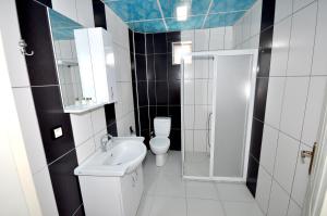 Koupelna v ubytování Dirilis Banarya Apart hotel