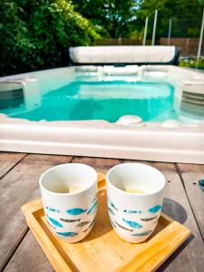 Bazén v ubytování Divine Demeure Studio entier avec mezzanine pour se ressourcer en bord de mer nebo v jeho okolí