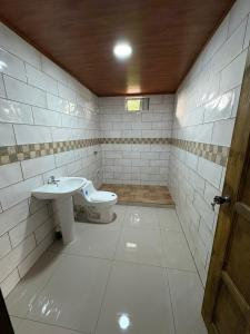 Ένα μπάνιο στο KEYTRI Rooms