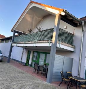 Το κτήριο όπου στεγάζεται  το διαμέρισμα +22 φωτογραφίες