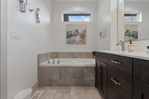 Koupelna v ubytování Bailey Lane + 35 fotografií