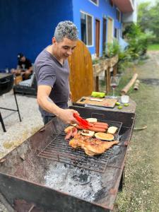 Εγκαταστάσεις μπάρμπεκιου για όλους τους επισκέπτες του ξενοδοχείου