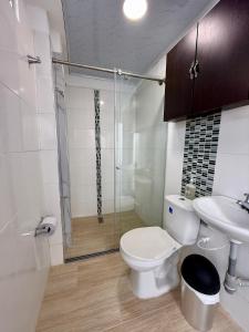 Ένα μπάνιο στο Apartaestudio Luiggis Cucuta