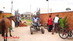 Majutusasutuse Grace Chalets külastajad