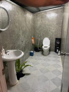 Koupelna v ubytování Farmstay Red Roof Yasothon