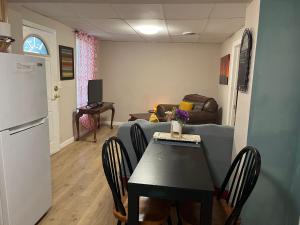 Η κουζίνα ή μικρή κουζίνα στο PR near Lourdes and UHS Hospital +2 φωτογραφίες