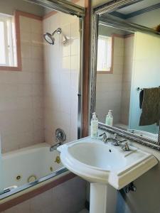 Koupelna v ubytování Super Comfortable