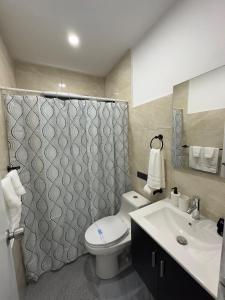 Vannituba majutusasutuses Villa Isabella Luxury B2, centrally located and spacious!