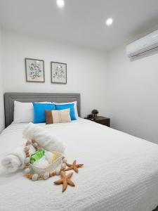 Voodi või voodid majutusasutuse Villa Isabella Luxury B2, centrally located and spacious! toas