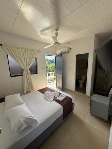 Postel nebo postele na pokoji v ubytování 5ta HOTEL CONTINENTAL